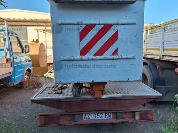 4#9329 Autocarro Iveco