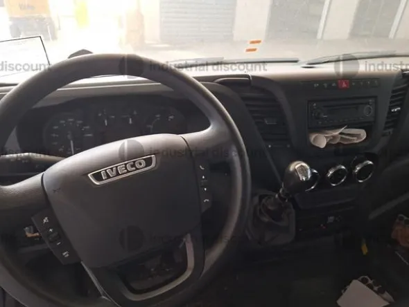 1#9559 Autocarro Iveco