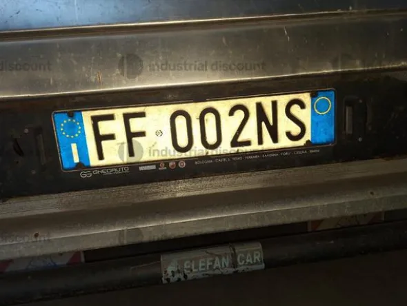 1#9559 Autocarro Iveco
