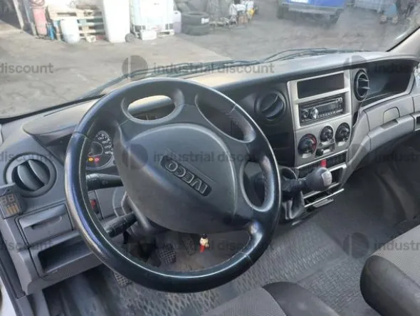 17#9138 Autocarro Iveco Daily