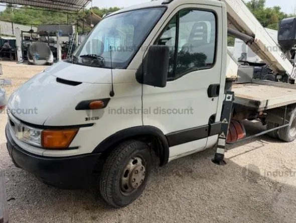 1#10088 Autocarro Iveco Daily con piattaforma