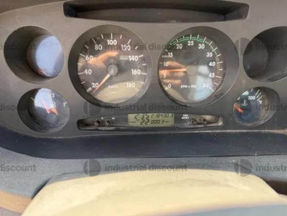 1#10088 Autocarro Iveco Daily con piattaforma
