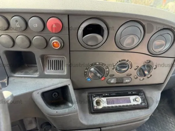 1#10088 Autocarro Iveco Daily con piattaforma