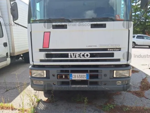 772#9433 Autocarro Iveco 120E18