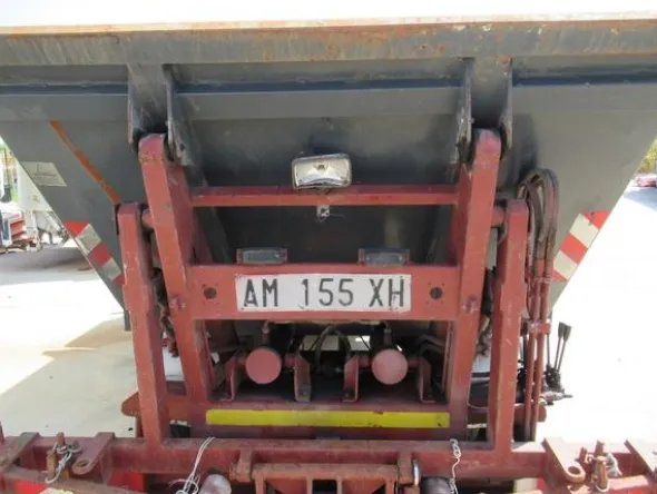 7#3441 Autocarro Iveco 30E8 35A