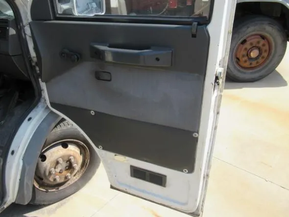 7#3441 Autocarro Iveco 30E8 35A