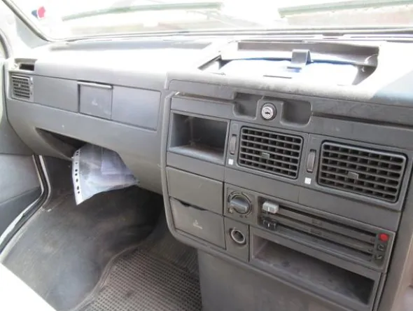 7#3441 Autocarro Iveco 30E8 35A