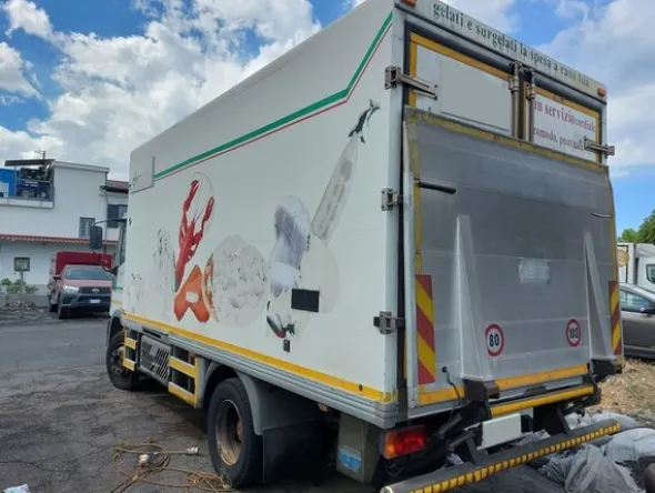 8#7221 Autocarro Iveco 120E18N Eurocargo Tector