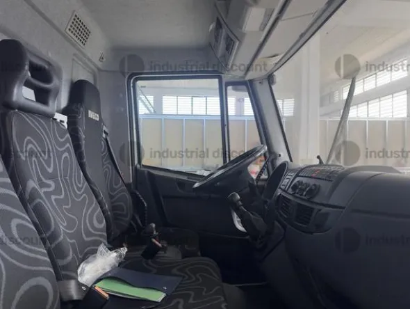 1#9965 Autocarro Iveco Eurocargo