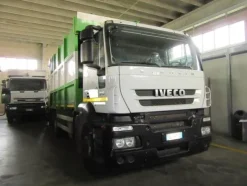 76#3561 Autocarro Iveco Magirus Stralis 330