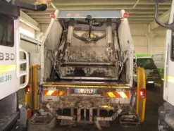 76#3561 Autocarro Iveco Magirus Stralis 330