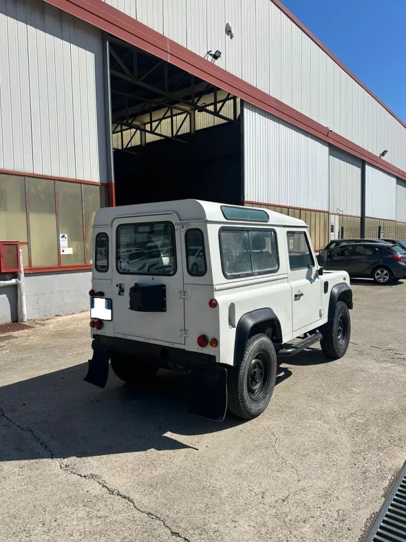 Autocarro Land Rover Defender