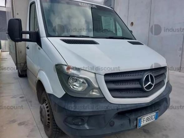 27#9875 Autocarro Mercedes