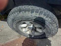 54#8980 Autocarro Mitsubishi PK L200