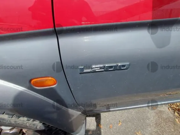 54#8980 Autocarro Mitsubishi PK L200