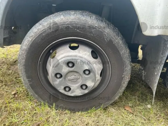 4#9611 Autocarro Nissan Cabstar