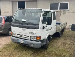 4#9611 Autocarro Nissan Cabstar