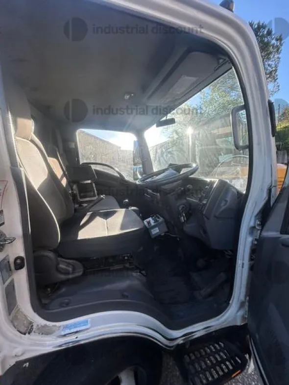 6#9932 Autocarro raccolta rifiuti Isuzu