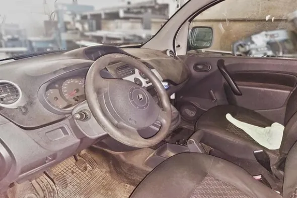 23#7327 Autocarro Renault Kangoo