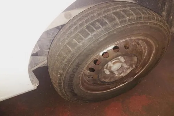 23#7327 Autocarro Renault Kangoo