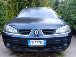 48#6817 Autocarro Renault Laguna