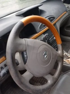 48#6817 Autocarro Renault Laguna