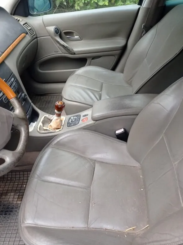 48#6817 Autocarro Renault Laguna