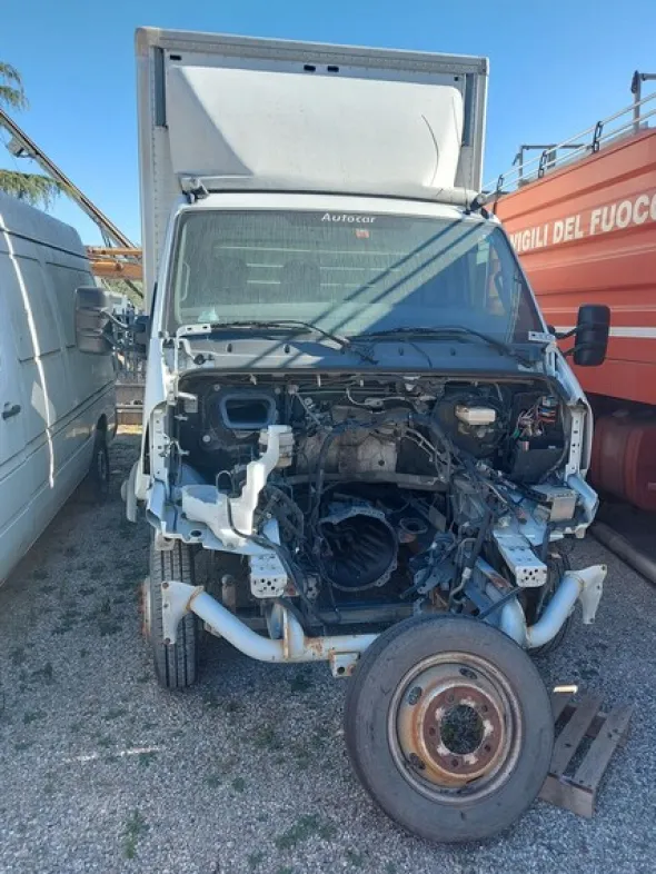 1#8103 Autocarro Renault Master