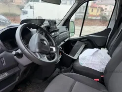 7#9826 Autocarro Renault Master