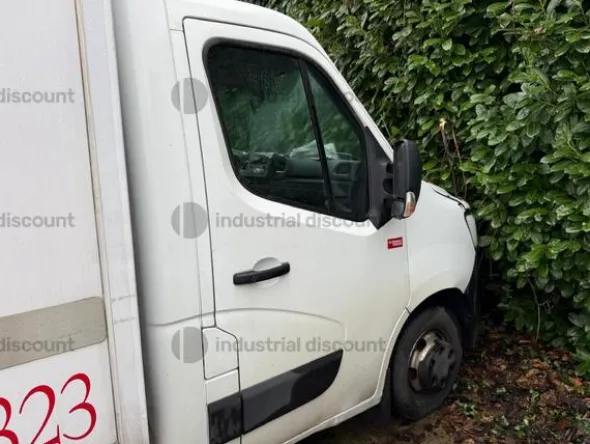 6#9826 Autocarro Renault Master
