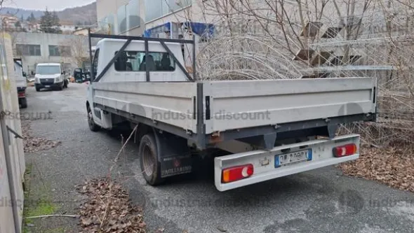 73#10047 Autocarro Renault Master