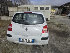4#10282 Autocarro Renault Twingo
