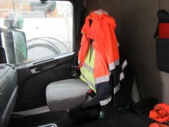35#3561 Autocarro Scania P 400