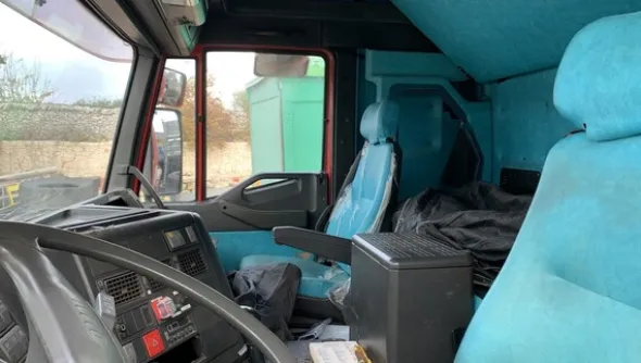 36#6883 Autocarro scarrabile Iveco