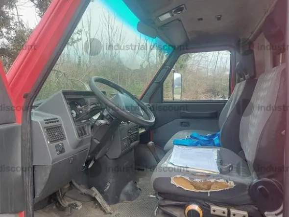 2#9114 Autocarro telonato Iveco
