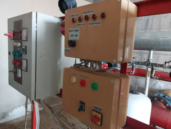 28#7556 Autoclave Lowara e quadro elettrico