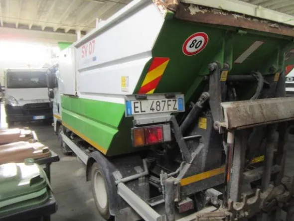 70#3561 Autocompattatore Isuzu M 50 Evolution