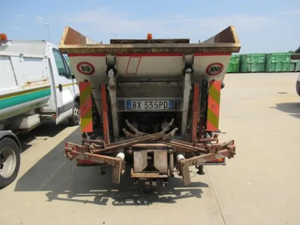 44#3561 Autocompattatore Iveco
