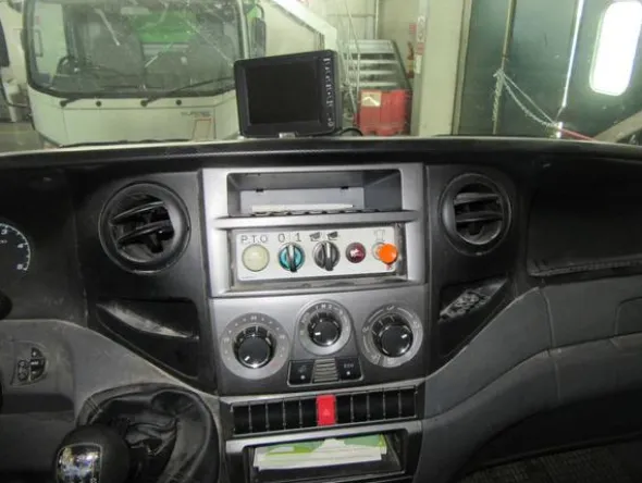 79#3561 Autocompattatore Iveco 35C 11