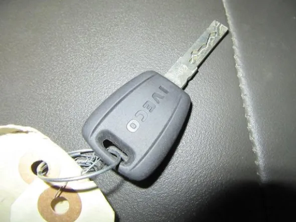 79#3561 Autocompattatore Iveco 35C 11