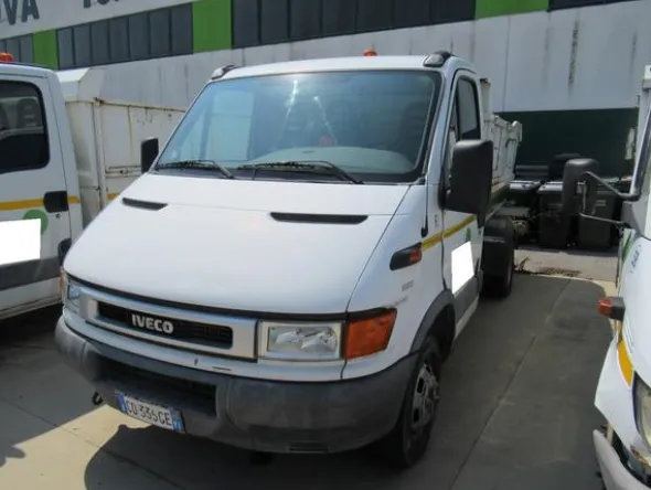 46#3561 Autocompattatore Iveco 35 C11A