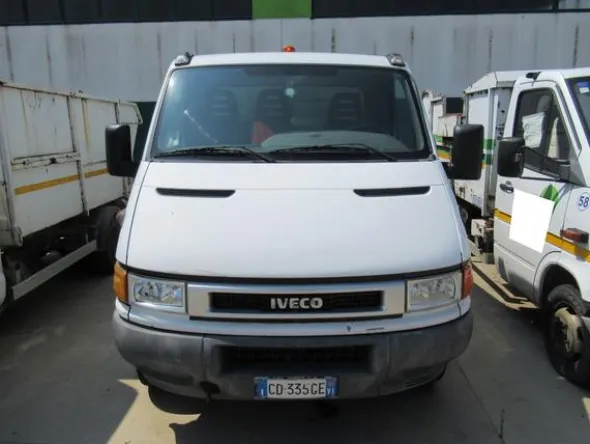 46#3561 Autocompattatore Iveco 35 C11A