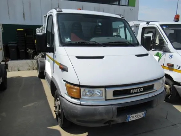 46#3561 Autocompattatore Iveco 35 C11A