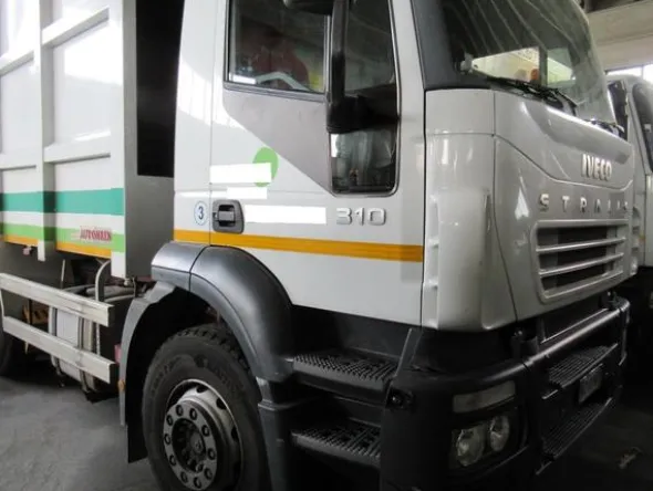 39#3561 Autocompattatore Iveco Magirus Stralis