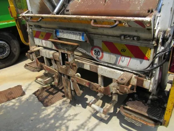 37#3561 Autocompattatore Iveco Magirus Stralis