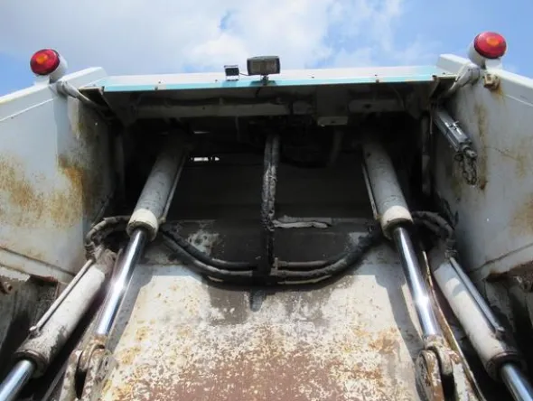 37#3561 Autocompattatore Iveco Magirus Stralis
