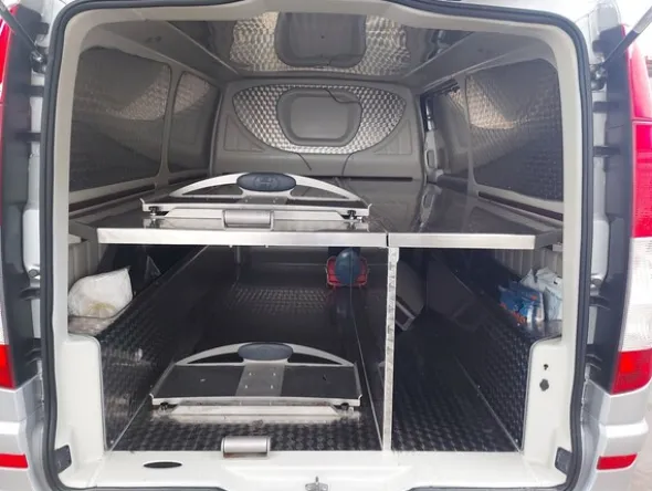 6#8088 Autofunebre furgonato Mercedes