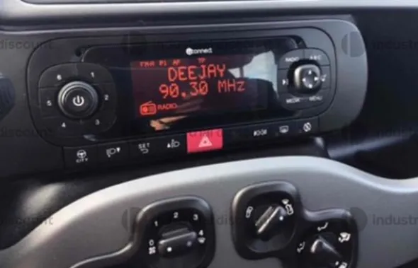 3#9554 Automobile Fiat Panda Hybrid