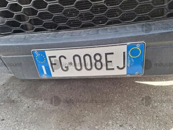 2#9559 Autoveicolo Iveco
