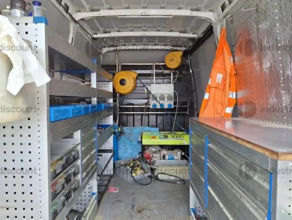 2#9559 Autoveicolo Iveco